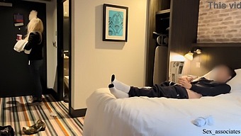 Exhibitionist Hotel Guest Gets Assistance From Maid During Cleaning Service