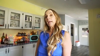 Double Blowjob And Facial Cumshot In Free Use Step-Family Meeting